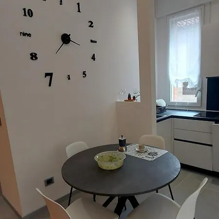 Unangolodibologna Apartment *